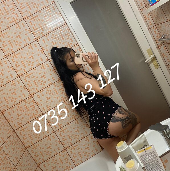 Antonia, 23 ani, bruneta.